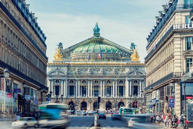 5 star hotel in the center of Paris, France